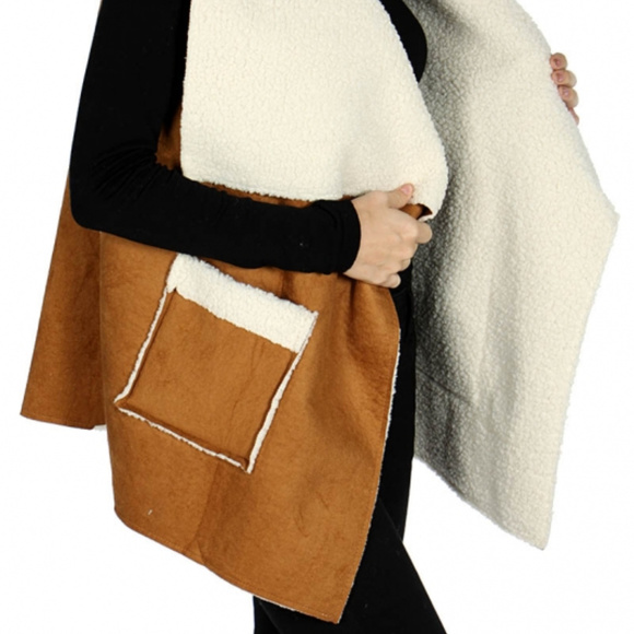 Contemporary sherpa vest with pocket - Picture 2 of 6